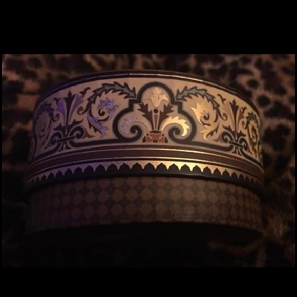 T-Monogrammed Lemon Verbena Soap - Punch Studio - Picture 5 of 8